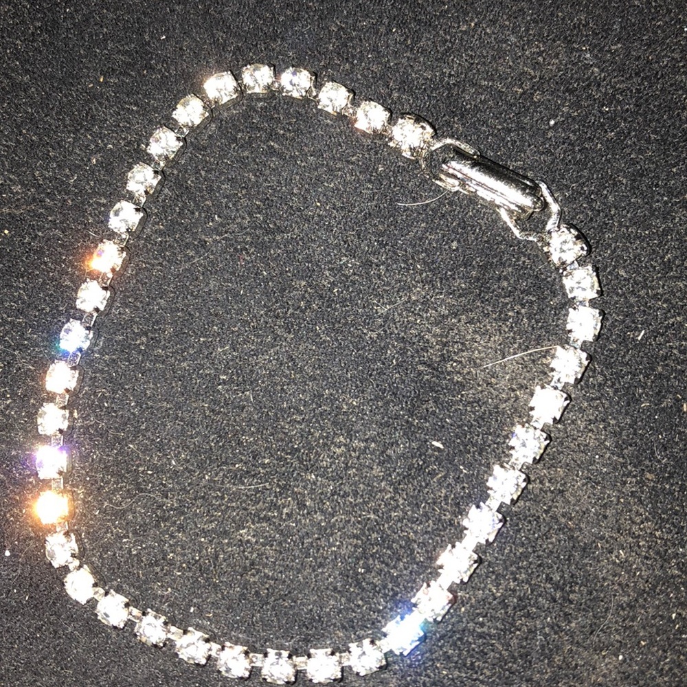 Diamond tennis bracelet